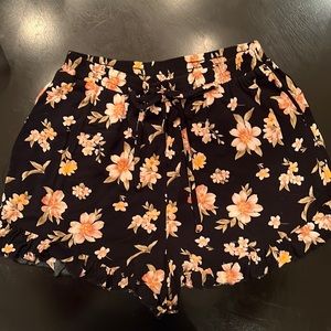American Eagle floral black and peach pink shorts, size XS